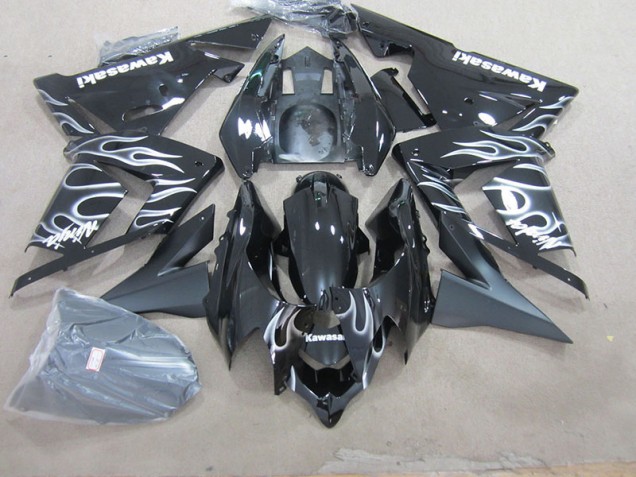Preto & Branco Chama Carenagem Moto Kawasaki ZX10R 03-05 Preto & Branco Chama Carenagem Moto Kawasaki ZX10R 03-05